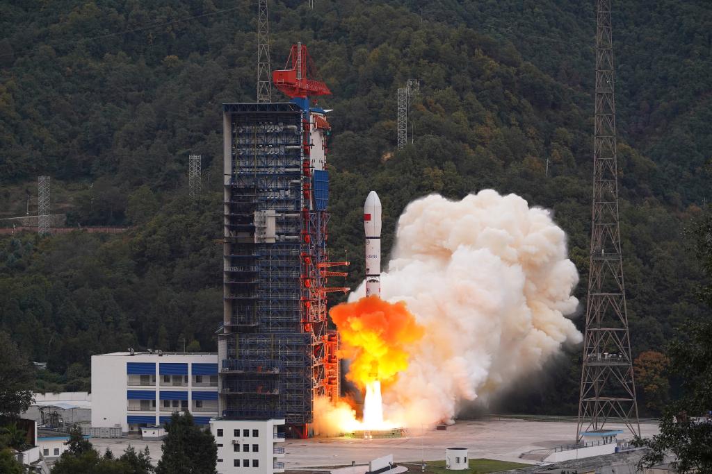 大满贯平台：长二丁火箭携手远征三号上面级发射成功